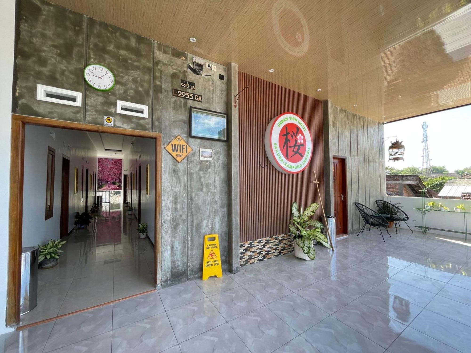 Urbanview Hotel Sakura Kampung Inggris Pare By Reddoorz Exterior photo